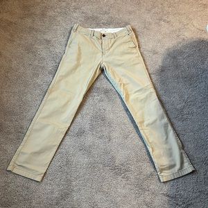 HOLLISTER MEN’S SLIM STRAIGHT CHINOS